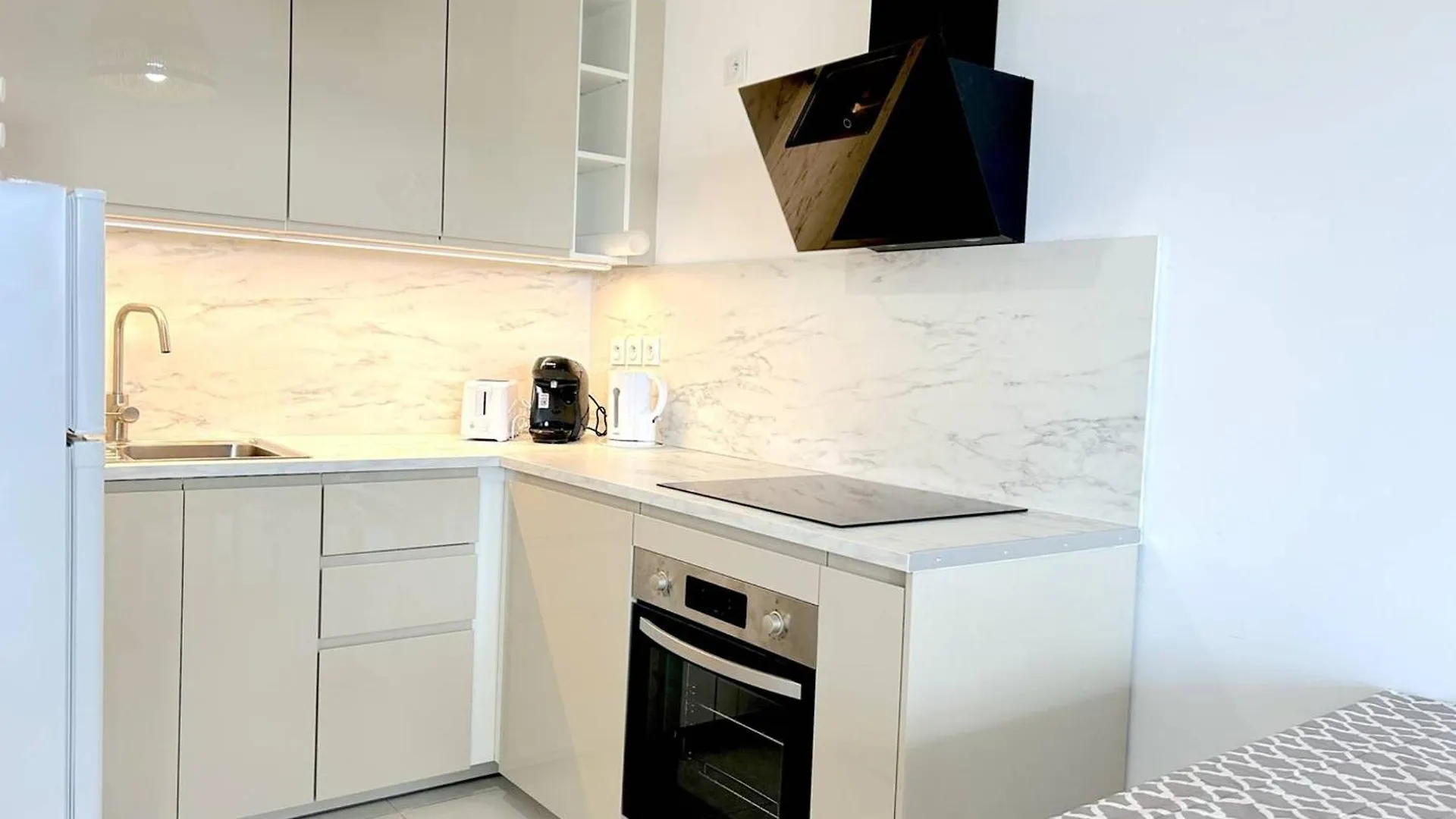 شقة Appartement Moderne Avec Jardin Et Grande Terrasse, Proche Plage Et Commerces - Le Lavandou - Fr-1-251-835