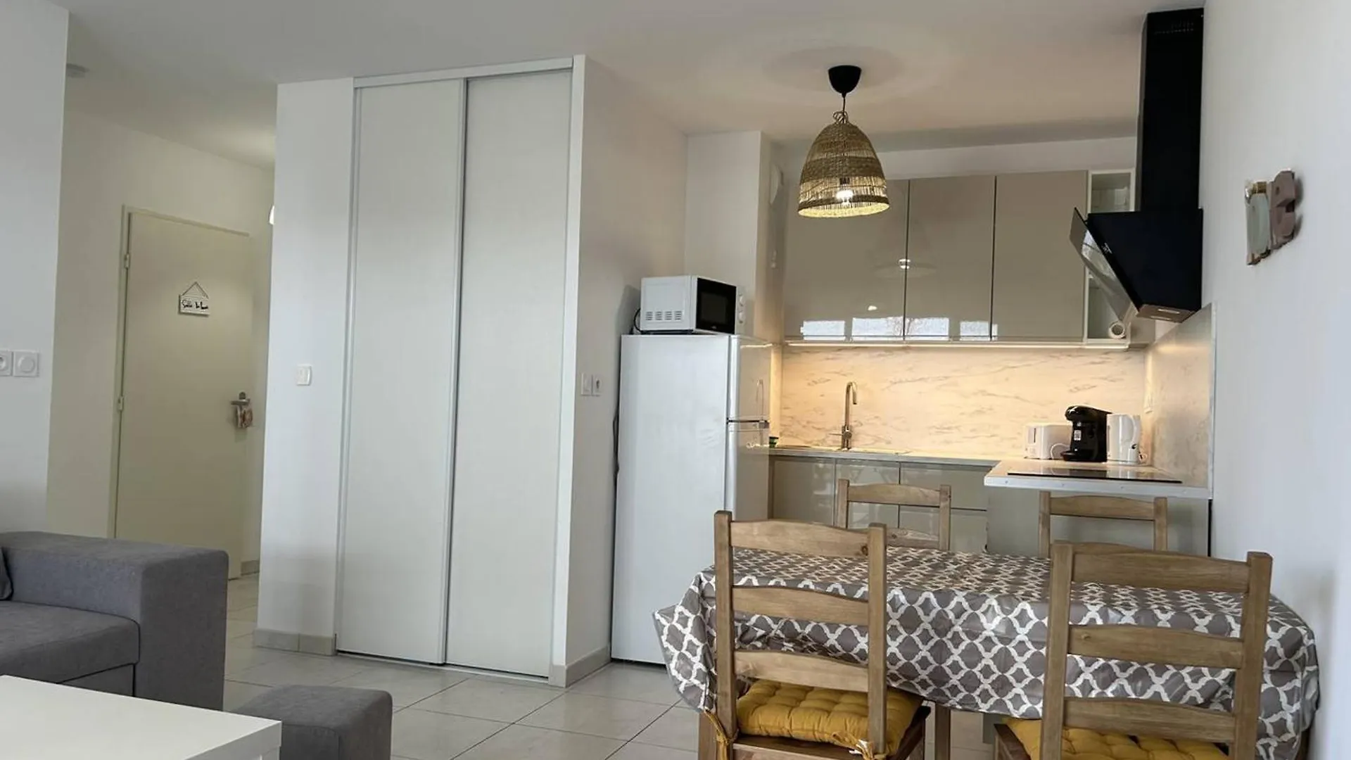 Appartement Moderne Avec Jardin Et Grande Terrasse, Proche Plage Et Commerces - Le Lavandou - Fr-1-251-835 France