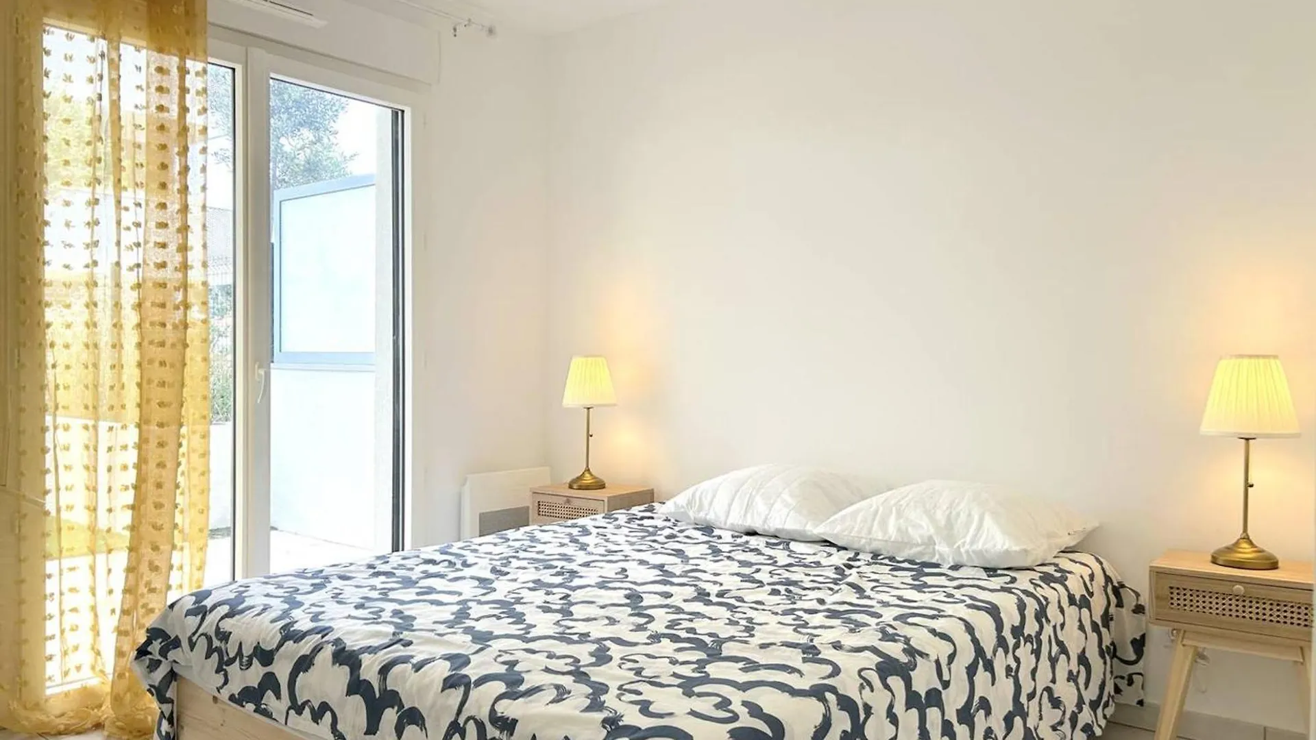 Appartement Moderne Avec Jardin Et Grande Terrasse, Proche Plage Et Commerces - Le Lavandou - Fr-1-251-835